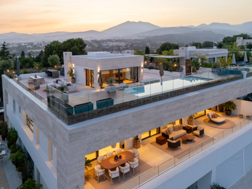 Exceptional contemporary residence with panoramic views and private pool